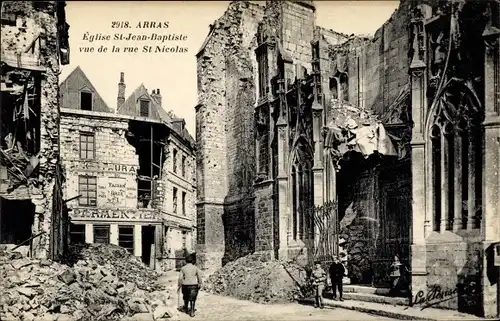 Ak Arras Pas de Calais, Église St-Jean-Baptiste vue de la rue St. NIcolas