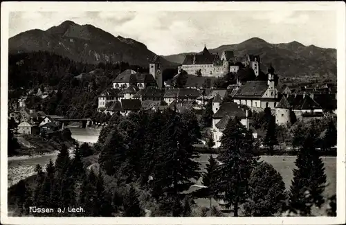 Ak Füssen im Ostallgäu, Ort mit Schloss