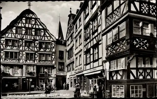 Ak Bernkastel Kues an der Mosel, Markt, Fachwerkhäuser