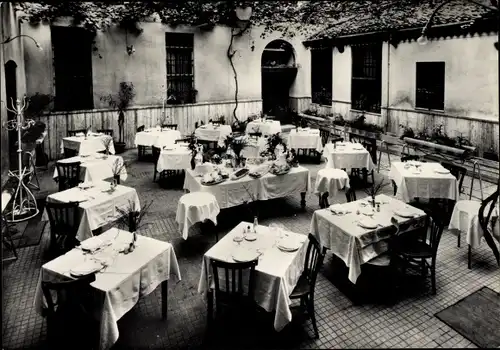 Ak Mantua / Mantova  Lombardei Italien, Albergo Ristorante 'Ai Garbaldini', Interno Giardino