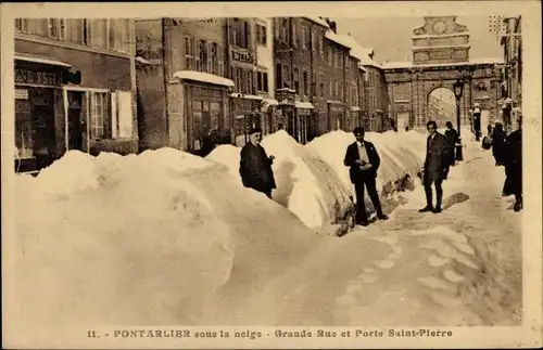 Ak Pontarlier Doubs, Grande Rue et Porte Saint Pierre
