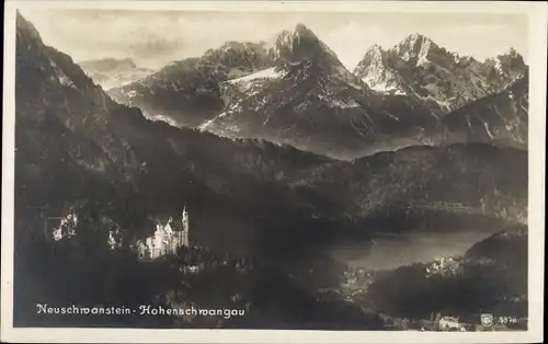 Ak Hohenschwangau Schwangau im Ostallgäu, Schloss Neuschwanstein mit Umgebung