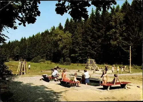 Ak Kaisersbach in Baden Württemberg, Spielplatz im Schwäbischen Wald, Wassertretbecken