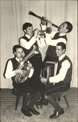Foto Ak Das St. Peterer Quartett, Musiker mit Musikinstrumenten, Autogramm