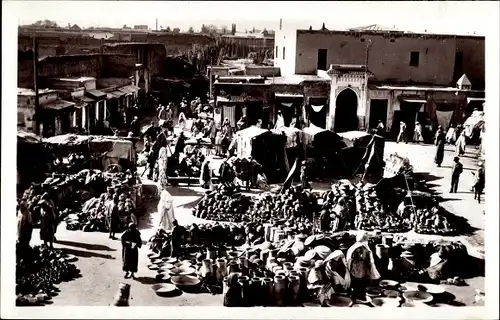 Ak Marrakesch Marokko, Les potiers Place Djemaa-el-fna, Jemaa el-Fnaa