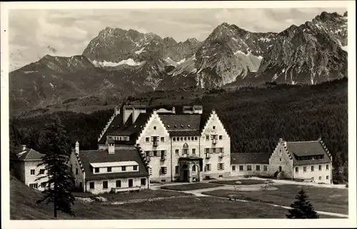 Ak Krün in Oberbayern, Schloss Kranzbach, Hochgebirgsheim,