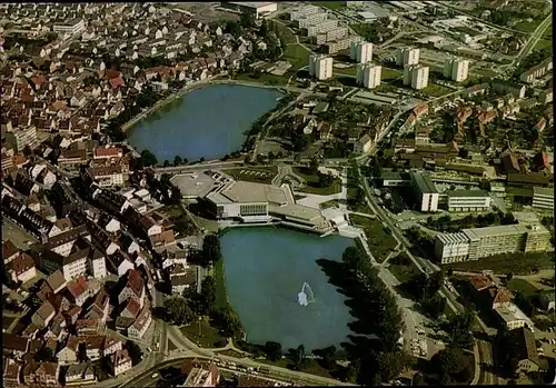 Ak Böblingen in Württemberg, Blick auf Kongresshalle u. den unteren u. oberen See, Fliegeraufnahme