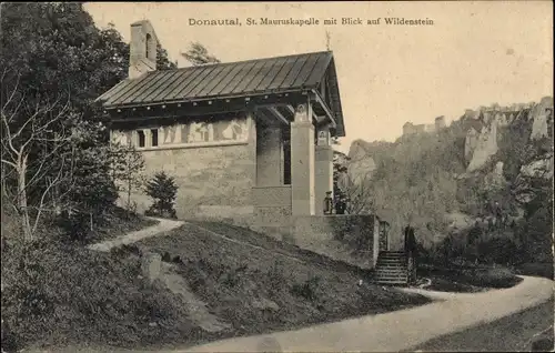 Ak Beuron Württemberg, St. Mauruskapelle mit Blick zur Burg Wildenstein, oberes Donautal