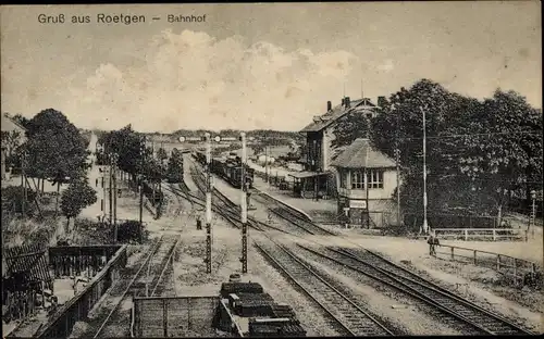 Ak Roetgen in der Eifel, Bahnhof, Gleisseite