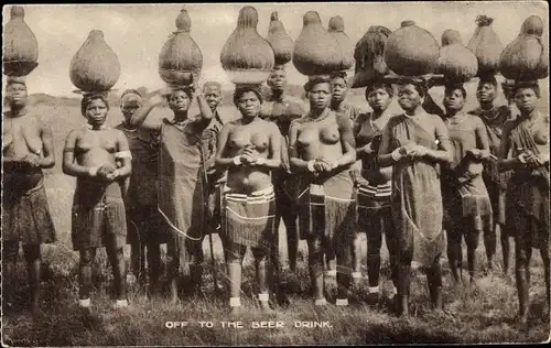 Ak Off to the Beer Drink, Afrikanerinnen, Barbusig, Kalebassen auf dem Kopf