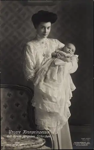 Ak Kronprinzessin Cecilie von Preußen mit ihrem jüngsten Söhnchen, Liersch 1920