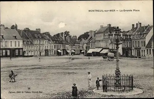 Ak Montreuil sur Mer Pas de Calais, La Grande Place