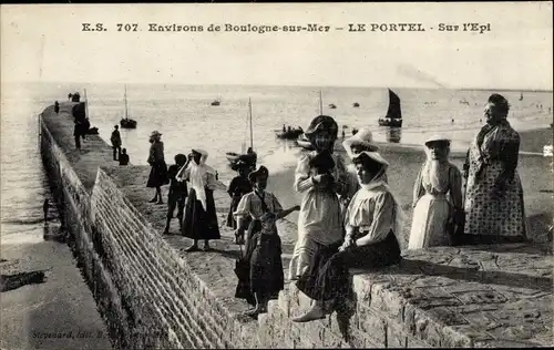 Ak Le Portel Pas de Calais, auf dem Kolben, Frauen