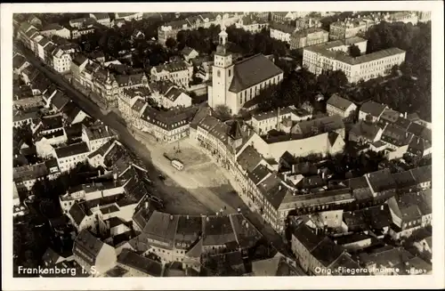 Ak Frankenberg an der Zschopau, Fliegeraufnahme des Stadtzentrums, Kirche, Marktplatz