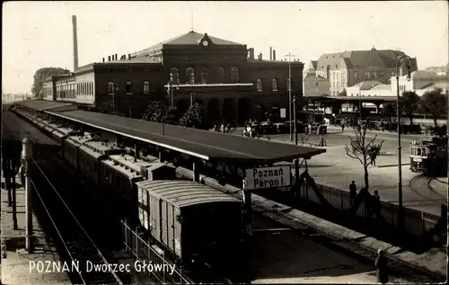 Ak Poznań Posen, Bahnhof, Gleisseite, Peron I