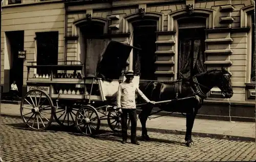 Foto Ak Gerresheim Düsseldorf am Rhein, Milchhändler, Milchkutsche Emil Stinshoff