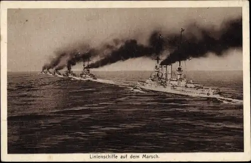 Ak Deutsche Kriegsschiffe, Linienschiffe auf dem Marsch