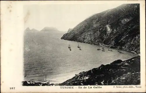 Ak Tunesien, Ile de la Galite, Vue sur la Baie, Navires