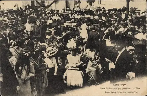Ak Sampigny Meuse, Mme Poincaré présidant la Fete