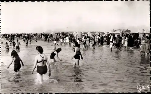 Ak Le Touquet Paris Plage Pas de Calais, l'heure du Bain, Badepartie