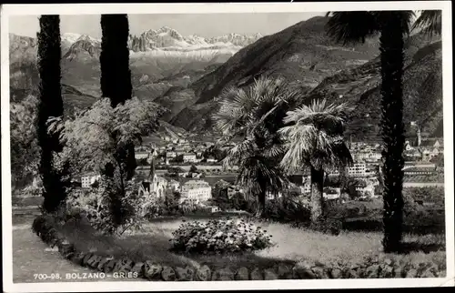 Ak Gries Bozen Bolzano Südtirol, Bäume, Im Hintergrund der Ort