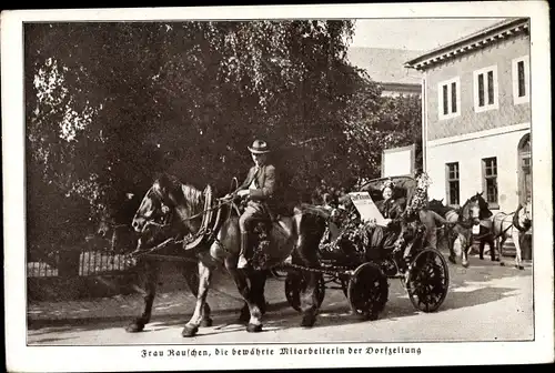 Ak Hildburghausen in Thüringen, Frau Rauschen, bewährte Mitarbeiterin der Dorfzeitung, Kutsche, Fest
