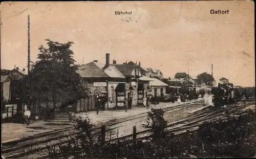 Ak Gettorf in Schleswig Holstein, Bahnhof, Gleisseite, Dampflok