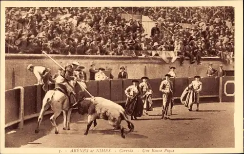 Ak Nîmes Gard, Arenes de Nimes, Corrida, Une Bonne Pique, Stierkampf