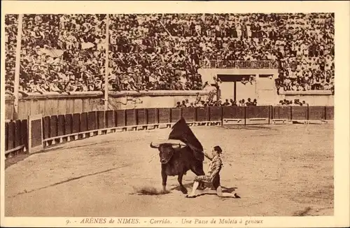 Ak Nîmes Gard, Stierkampf, Corrida, Une Passe de Muleta a genoux