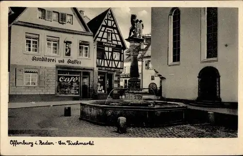 Ak Offenburg in Baden Schwarzwald, Am Fischmarkt, Brunnen, Fachwerk