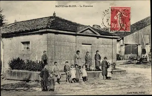 Ak Naives en Blois Meuse, La Fontaine