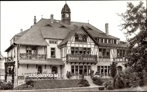 Ak Frohburg in Sachsen, Arvedshof, Haus und landwirtschaftliche Frauenschule, Schulhaus, Gartenseite