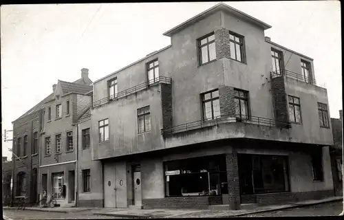 Foto Ak Essen im Ruhrgebiet ?, Eckgebäude