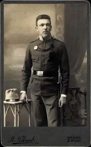 CdV Soldat in Uniform, Standportrait