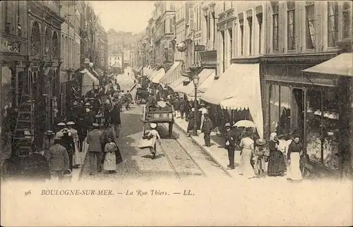 Ak Boulogne sur Mer Pas de Calais, La Rue Thiers