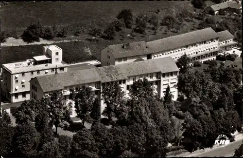 Ak Biberbach an der Riß, Kreiskrankenhaus, Gesamtansicht, Fliegeraufnahme