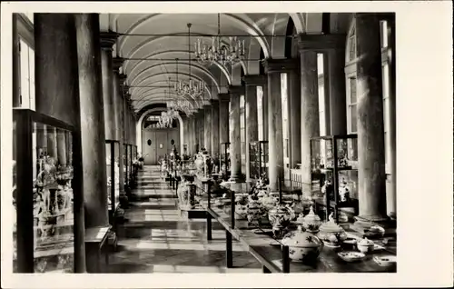 Ak Dresden Altstadt, Zwinger, Porzellangalerie