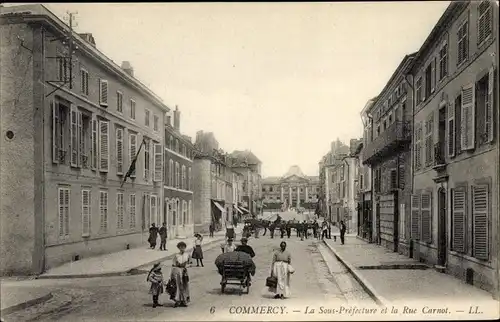 Ak Commercy Lothringen Meuse, La Sous Prefecture et la Rue Carnot