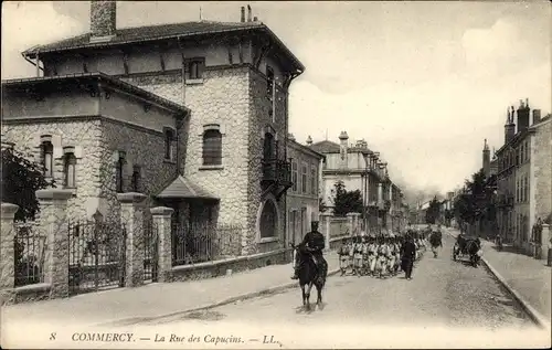 Ak Commercy Lothringen Meuse, La Rue des Capucins