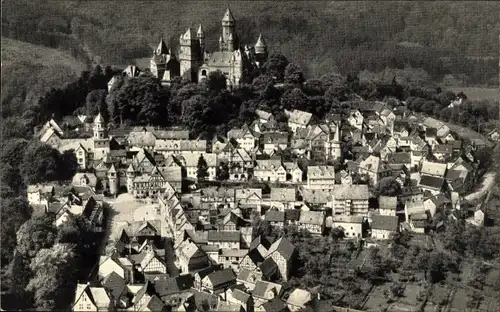 Ak Braunfels an der Lahn, Totalansicht der Ortschaft, Schloss