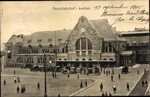 Ak Aachen, Ansicht vom Hauptbahnhof, Straßenseite, Fußgänger