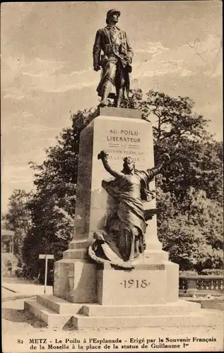 Ak Metz Moselle, Le Poilu sur l'Esplanade