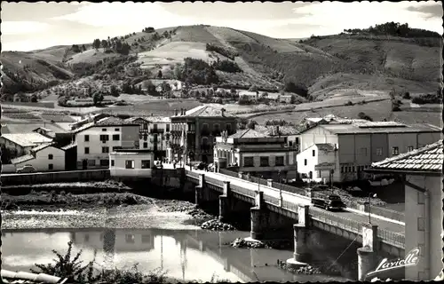 Ak Urrugne Pyrénées Atlantiques, Le Pont International et le poste frontiere espagnol