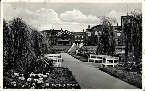 Ak Eilenburg an der Mulde Sachsen, Parkpartie mit Blick zum Bahnhof