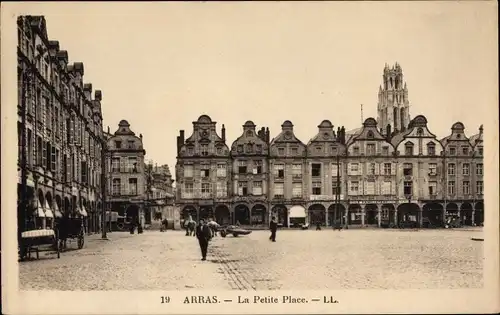 Ak Arras Pas de Calais, La Petite Place