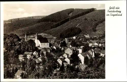 Ak Freudenberg Siegerland, Totalansicht vom Ort, Kirche, Landschaft