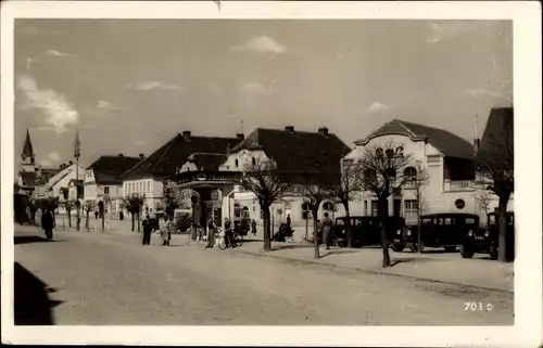 Ak Dobříš Doberschisch Mittelböhmen, Straßenpartie, Autos