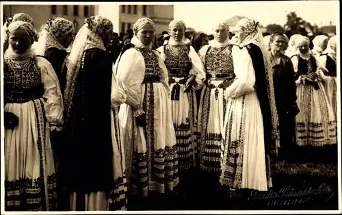 Ak Bystřice nad Úhlavou Bistritz an der Angel Region Pilsen, Frauen in Tracht