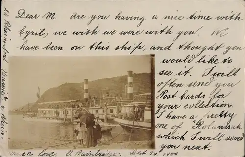 Foto Ak Neuwied am Rhein, Salondampfer an der Anlegestelle