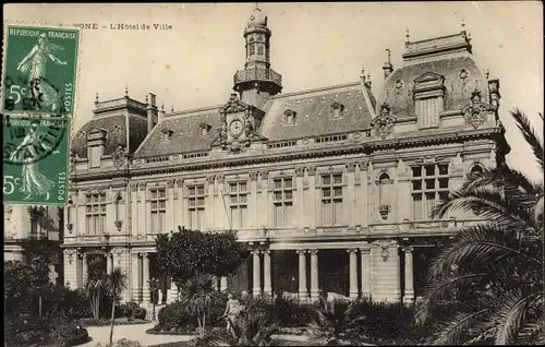 Ak Bone Algerien, L'Hotel de Ville